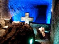 1051-7.jpg