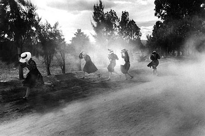 Damas corriendo